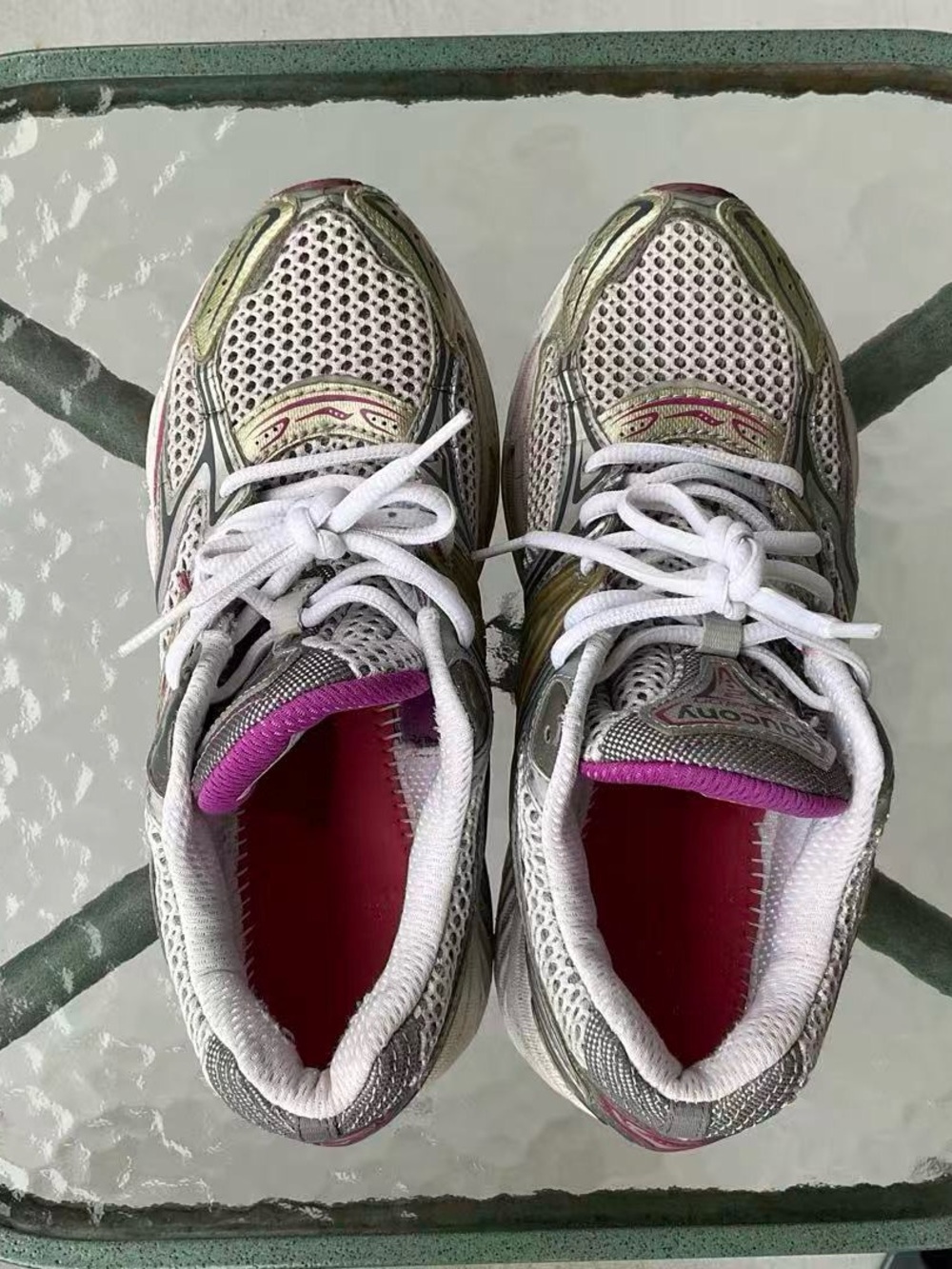 Saucony women’s Echelon 2 running sneakers size US 8